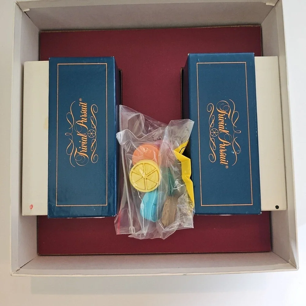 Trivial Pursuit genus addition *missing pieces see‎ photos*